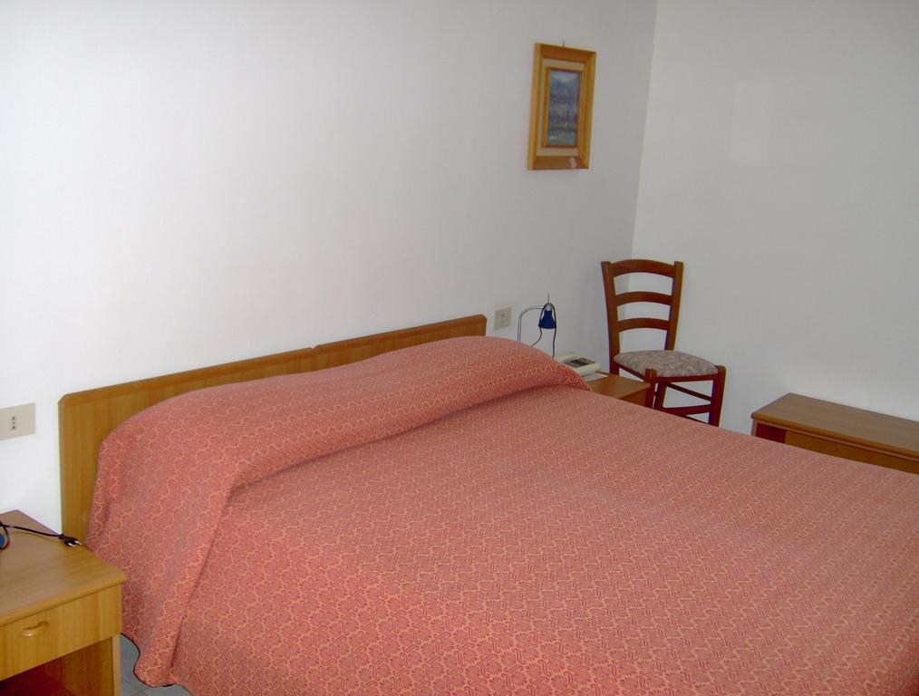 Hotel Svizzero Sangineto Chambre photo